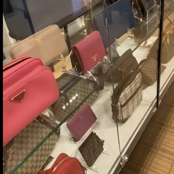 Live Show Alert - Personal Shopper - The Yuppie Lady - Like & Share! - Picture 16 of 17